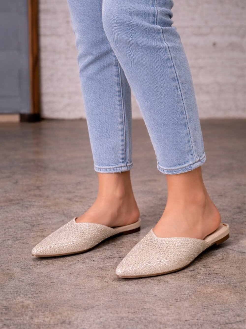 Elegant Silver Mata Women's Mirror Mules